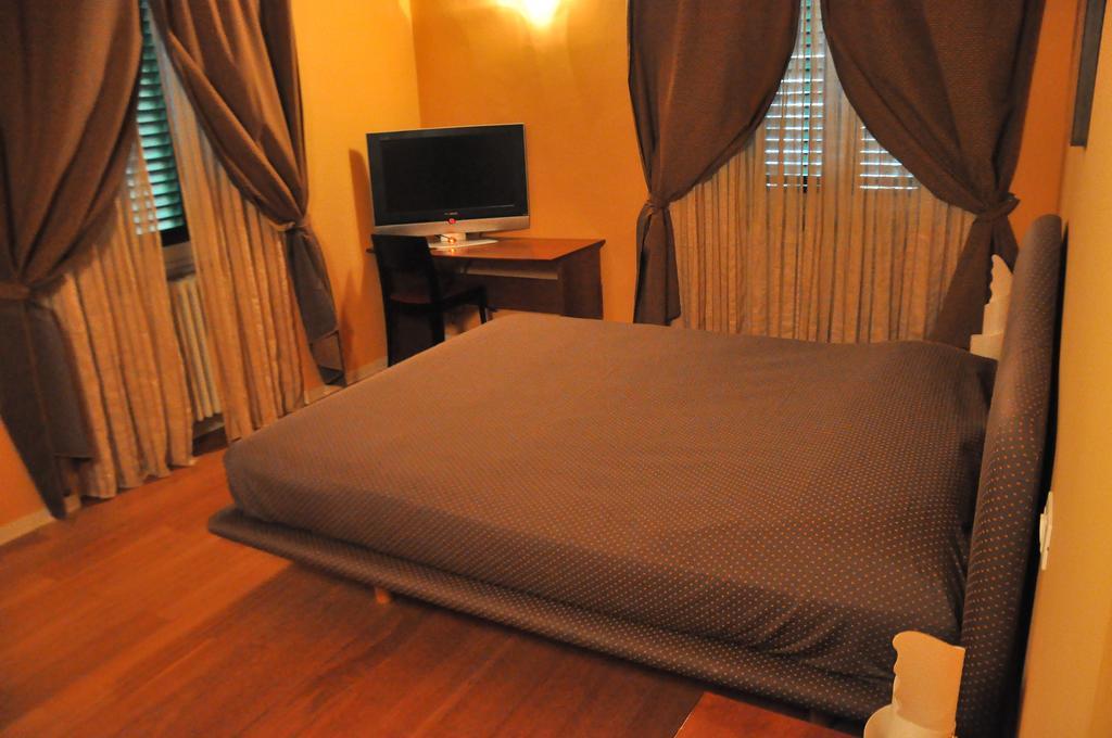 B&B Al Canto Del Cavour Pistoia Værelse billede